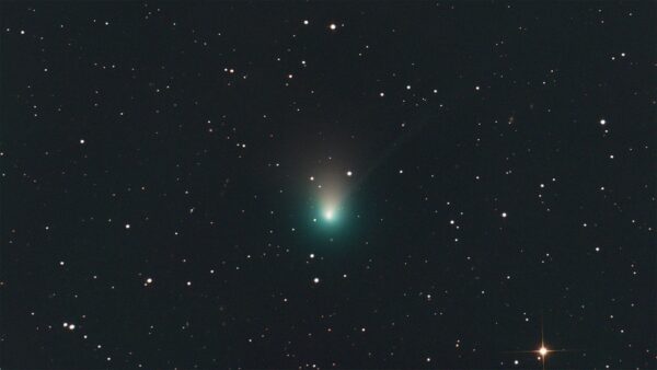 Comet C/2022 E3 (ZTF). Image Credit: John Chumack