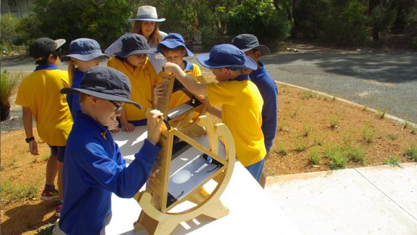 Kids using solar scopes. Image Credit: Matt Woods