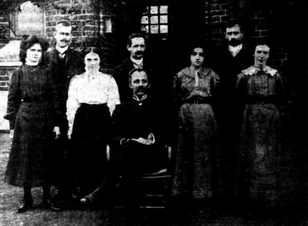 Government astronomer William Ernest Cooke and staff of the Perth Observatory, including Prudence Valentine Williams (believed to be the woman on the far left) in 1910. Image Credit: Sunday Times